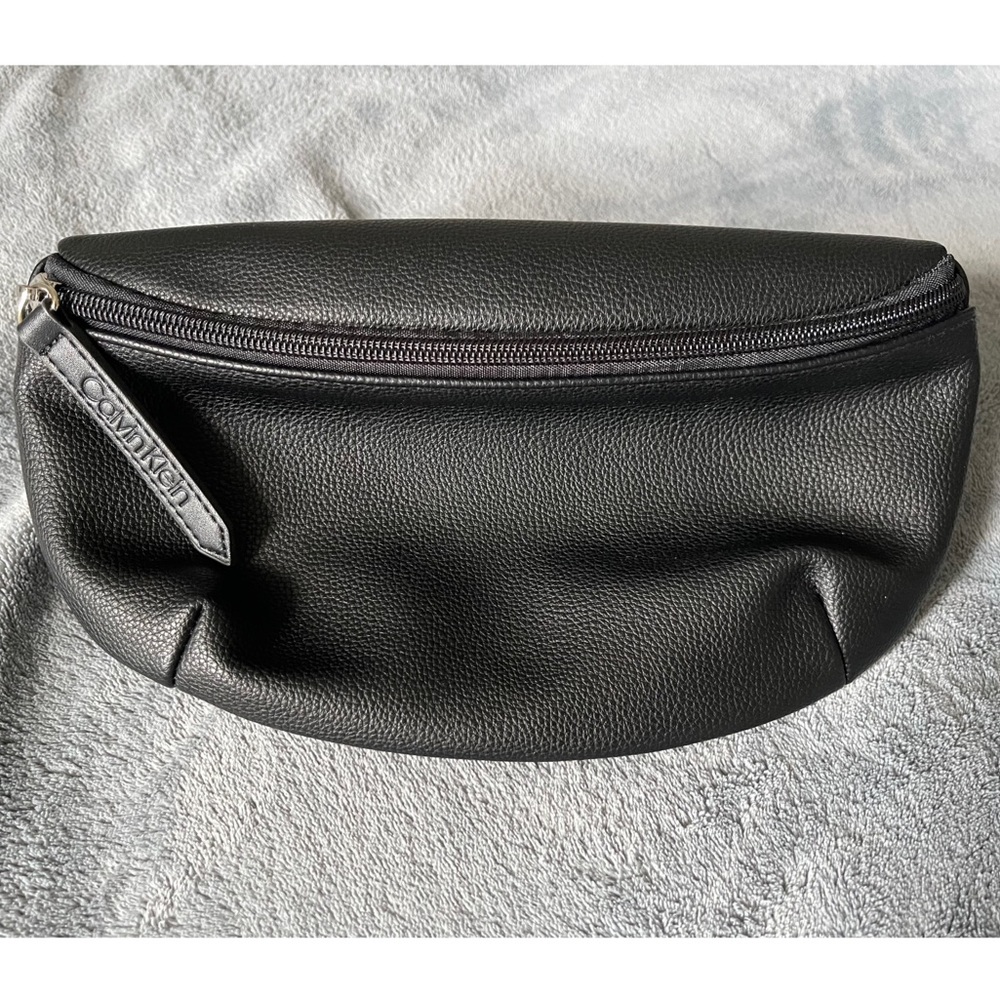 Calvin Klein Black Leather Belt Fanny Pack